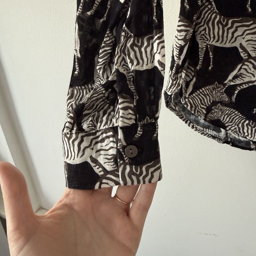 Jane + Delancey Zebra Print Rayon Button Front Blouse Jacquard Weave Sz Medium - Picture 5 of 12